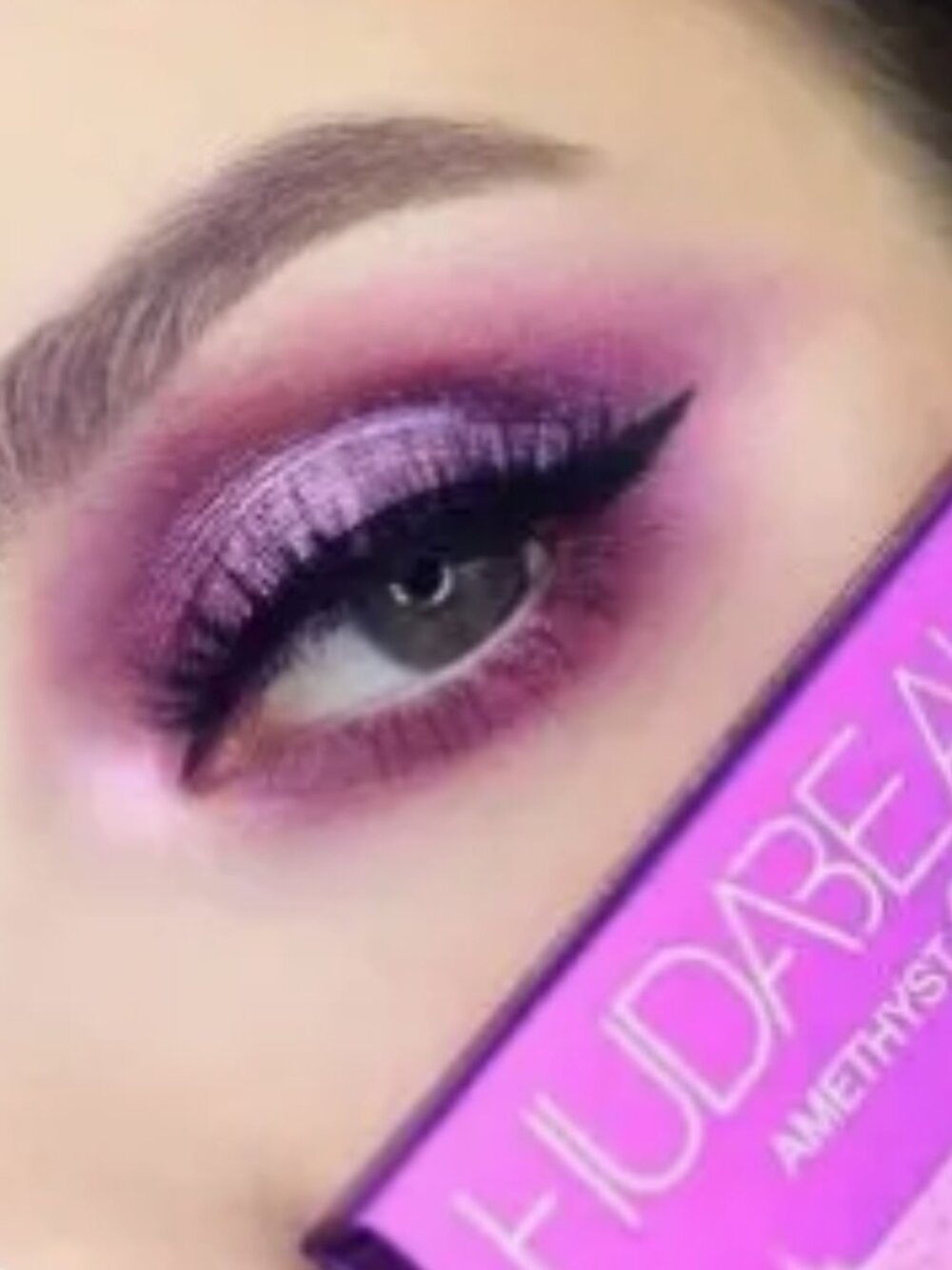 HUDA BEAUTY Amethyst, Emerald, and Sapphire Obsession Eyeshadow Palettes - Picture 10 of 10